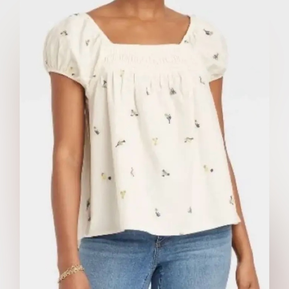 Universal Thread Cream Smocked Embroidered Flower Top Cotton Blouse NWT Size L